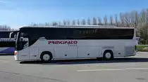 Setra 415 GT HD Principato, aire de repos de la Broye mars 2017  

Plus de photos sur : https://www.facebook.com/AutocarsenSuisse/ 