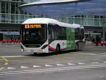 AAR - Volvo 7900 Hybrid Nr.53  AG 7353 bei den Bushaltestellen vor dem Bahnhof in Aarau am 27.01.2018