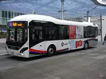 AAR - Volvo 7900 Hybrid Nr.54  AG 18254 bei den Bushaltestellen vor dem Bahnhof in Aarau am 27.01.2018