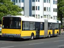 Solaris Urbino 18 der BVG in Berlin am 10.06.2016