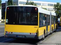 Solaris Urbino 18 der BVG in Berlin am 10.06.2016