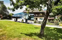 Ein SETRA S 415 NF von Siebler Reisen, aufgenommen am 23.6.2017, nahe der Haltestelle Berg im Drautal Mehrzweckhaus.
Unterwegs war der Bus auf der Kfl. 5021 als Kurs 11 (Oberdrauburg Bahnhof - Gerlamoos).