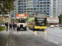ALT und NEU im str�menden Regen, Berlin Spittelmarkt am 5. 10. 2008
