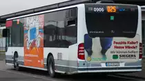 Ein Mercedes Benz O530 Facelift von der NEW'MöBus mit der Wagennummer 0906 (Siegers-Werbung & YoungTicketPLUS-Werbung) am Mönchengladbacher Flughafen. | Februar 2017