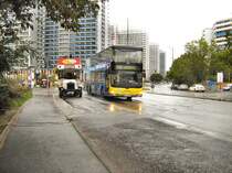 Hist. Bus und Linien-Doppeldecker
 am Spittelmarkt, Berlin 5. 10. 2008