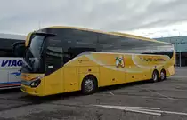 Setra 517 HD Hummel, Berne novembre 2017

Plus de photos sur : https://www.facebook.com/AutocarsenSuisse/