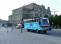 Amphibienfahrzeug von 'Oceanbus' in der Stockholmer City, Stockholm im August 2017.