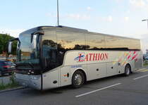 van Hool Alicron 40 Lathion Voyages, près de Berne juin 2017

Plus de photos sur : https://www.facebook.com/AutocarsenSuisse/