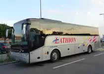 van Hool Alicron 40 Lathion Voyages, près de Berne juin 2017

Plus de photos sur : https://www.facebook.com/AutocarsenSuisse/
