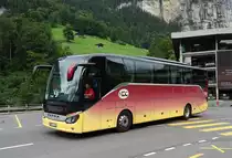 Setra 515 HD ex-Marti (1er Setra série 500 immatriculé en Suisse), HCC, Lauterbrunnem août 2016

Plus de photos sur : https://www.facebook.com/AutocarsenSuisse/