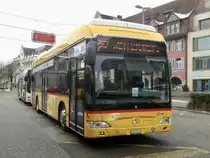 Brennstoffzellen PostAuto Nr. 274 am 10.4.13 auf dem Bahnhofplatz Brugg.