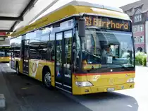 Brennstoffzellen PostAuto Nr. 276 auf dem Bahnhofplatz Brugg am 16.6.13.