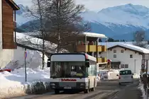Skibus Seefeld i. T. Linie 2 (Gelb) von Wetterstein Reisen in Seefeld, Römerweg. Aufgenommen 5.2.2018.