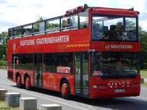 Neoplan Centroliner N4426 von Gullivers Reisen aus Deutschland in Berlin am 11.06.2016