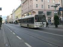 Im Winter werden Skitrger an die Busse montiert, im Sommer sind es Fahrradtrger.
Gesehen an einem Solaris mit der Wagennummer 654, Museumsstrae.