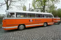 Ein Mercedes-Benz O 321 H im April 2017 in Dresden.