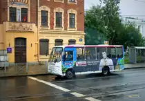 PAZ-3204 Kleinbuss in St.Petersburg im August 2017.