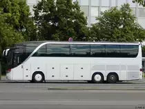 Setra 415 HDH aus Ungarn in Berlin am 11.06.2016