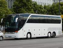 Setra 415 HDH aus Ungarn in Berlin am 11.06.2016