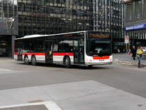 VBSG - MAN Lion`s City  Nr.226  SG  198226 unterwegs auf der Linie 7 vor dem Bahnhof bei den Bushaltestellen in St.Gallen am 09.03.2018