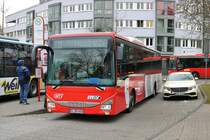 DB Hessenbus IVECO Crossway am 17.03.18 in Hofheim (Taunus) Busbahnhof auf der Linie 810