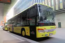 Setra S415LE business von tyrol tours in VVT-Regiobus-Beklebung am Busbahnhof Innsbruck. Aufgenommen 9.3.2018.
