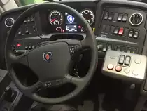 Fahrerarbeitsplatz eines fabrikneuen Scania Citywide (März2018)