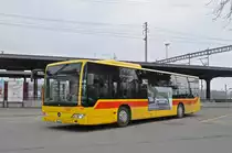 Mercedes Citaro 76, auf der Linie 60, wartet an der Endstation beim Bahnhof Muttenz.- Die Aufnahme stammt vom 20.03.2018.