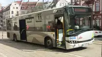 Hier ist der KA VK 711 der VBK auf der Buslinie 30 in die Waldstadt unterwegs. Gesichtet am 24.03.2018 am Karl-Wilhelm-Platz in der Oststadt der Stadt Karlsruhe.