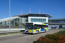 Bus Griechenland / Bus Athen: Mercedes-Benz / ELBO C99.405N von Odikes Syngkoinonies S.A. (OSY), aufgenommen im Februar 2018 am Flughafen von Athen.