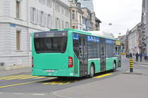 Mercedes Citaro 803, auf der Linie 33, verlässt die Haltestelle Wettsteinplatz. Die Aufnahme stammt vom 15.03.2018.
