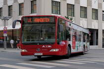 Mercedes Citaro Facelift der Innsbrucker Verkehrsbetriebe, Bus 621, biegt als Linie LK von der Wilhelm-Greil-Straße in die Museumstraße in Innsbruck ein. Aufgenommen 9.6.2017.