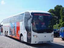 Scania OmniExpress von Sudenburger Reise-Spatz aus Deutschland im Stadthafen Sassnitz am 15.07.2014