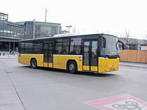 Schienenersatzverkehr SEV S41 und  S42 - Volvo 8700 -  am 30. März 2018 am Bahnhof Berlin Südkreuz.