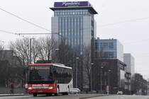 BREMEN, 12.03.2018, Buslinie 121 nach Kirchweyhe auf der Bürgermeister-Smidt-Brücke