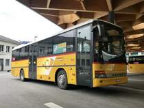 Setra 313 UL von Buchard Voyages am 9.4.18 auf dem Bahnhofplatz von Sitten.
