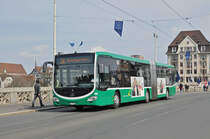 Mercedes Citaro 7021, auf der Linie 34, überquert die Mittlere Rheinbrücke. Die Aufnahme stammt vom 27.03.2018.
