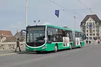 Mercedes Citaro 7021, auf der Linie 34, überquert die Mittlere Rheinbrücke. Die Aufnahme stammt vom 27.03.2018.
