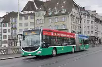Mercedes Citaro 7009, auf der Linie 34, überquert die Mittlere Rheinbrücke. Die Aufnahme stammt vom 01.04.2018.