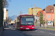 Citaro Facelift als Linie T der Innsbrucker Verkehrsbetriebe, Bus Nr. 422, ist auf der Burgenlandstraße in Innsbruck unterwegs. Aufgenommen 7.4.2018.