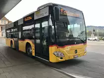 MB C2 K  '10169'  BE 653 383  von PostAuto auf der Linie 65 nach Faulensee, am 14.4.18 beim Bhf Spiez.