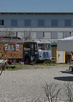 RARITÄT
Zufallsaufnahme ab BVB/BLT-Tramhaltestelle vom 6. April 2018, entstanden in Basel.

Dank den Bemühungen eines Bus-Spezialisten können folgende interessante Infos zu diesem Fahrzeug veröffentlicht werden.

Berna/R&J 4UPO454ZW T2, no de Chassis 20484/074:

1953 à 1974 Autobus Baden und Umgebung GmbH, Baden/Wettingen, no 9/AG 14045

1974 à 1983 AHC, Hochdorf LU, no 8

1983 jusqu'à maintenant: Schläfli, Pfyn TG

Foto: Walter Ruetsch
  