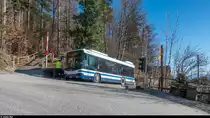 Bahnersatz Ringlikon - Uetliberg wegen Bauarbeiten vom 3. April bis am 10. Mai 2018. Zum Einsatz kommt ein Hess Bergbus der AHW Busbetriebe. Aufnahme vom 12. April 2018 an der Bergstation Uetliberg.