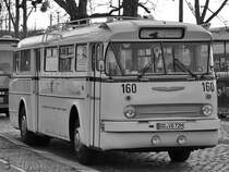 Da werden Erinnerungen geweckt. Mit so einem Ikarus 66 bin ich anfangs noch zur Schule gefahren worden. (Dresden, April 2018)