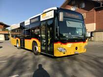 Neuer PostAuto C2 K '10169' am 18.4.18 bei seiner Endstation Aeschi bei Spiez, Post.