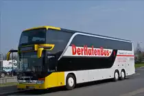 . Setra S 431 DT, der HafenBus an der Haltestelle Fischereihafen Schaufenster, mit diesem Bus werden in Bremerhaven Hafenrundfahrten durchgef�hrt, diese Tour dauert ungef�hr 2 Stunden und ist sehr interessant.  April 2018 (Hans)