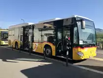 PostAuto MB C2 LE vom Unternehmer Flück Reisen Brienz am 21.4.18 vor dem Bhf Spiez als Bahnersatz nach Interlaken Ost.