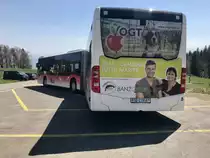 Blick aufs Heck vom BGU C2 Gelenkbus Nr. 8 am 21.4.18 beim Unteren Grenchenberg.