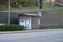 Bushaltestelle Landeck Bahnübersetzung. Aufgenommen 17.4.2018.