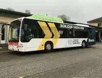 MB Citaro Facelift Nr. 24 der BGU mit Vollwerbung für den Libero Tarifverbund am 23.4.18 beim Bhf Grenchen Süd am warten.